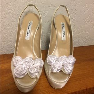 GORGEOUS OSCAR DE LA RENTA HEELS
